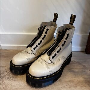 Dr. Martens SINCLAIR MILLED NAPPA PARCHMENT BEIGE Platform Boots